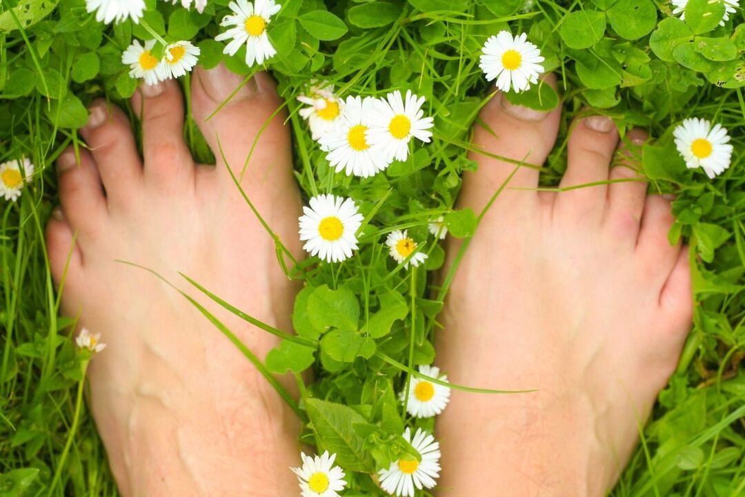 healthy toenails